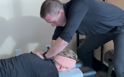 Chiropractor shows how folks under 35 are turning into ‘old, hunched-backed people